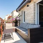 La Domazet Апартаменты