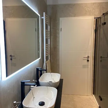 La Domazet Apartment *